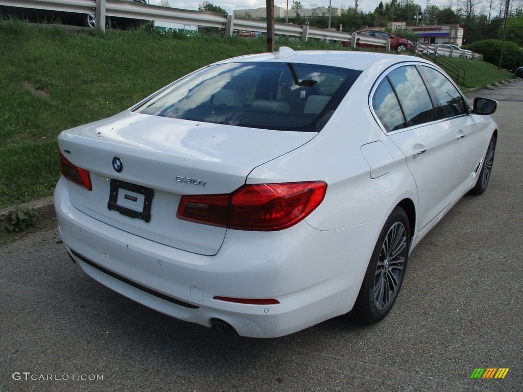 2018 5 Series 530i xDrive Sedan - Alpine White / Canberra Beige/Black photo #3