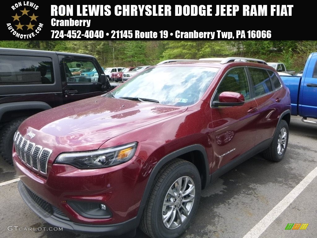 2019 Cherokee Latitude Plus 4x4 - Velvet Red Pearl / Black photo #1