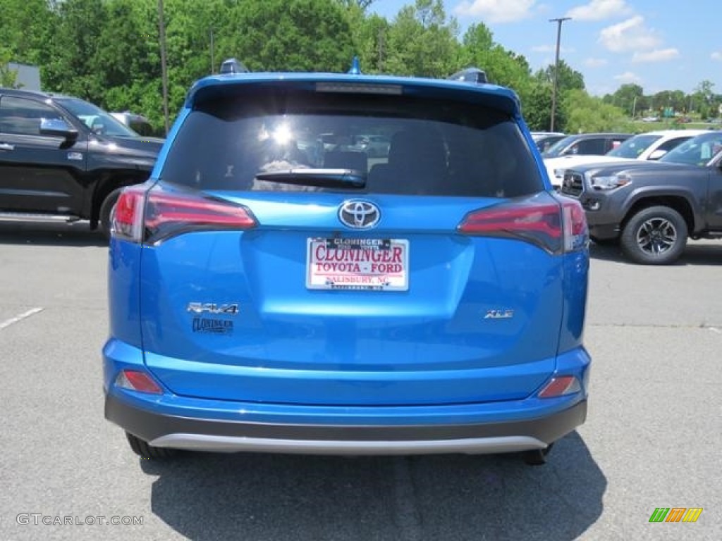 2018 RAV4 XLE - Electric Storm Blue / Black photo #29