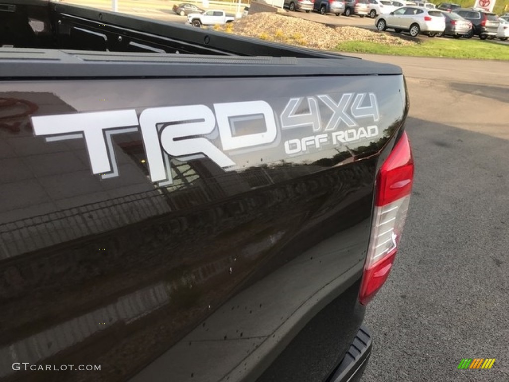 2018 Toyota Tundra 1794 Edition CrewMax 4x4 Marks and Logos Photos