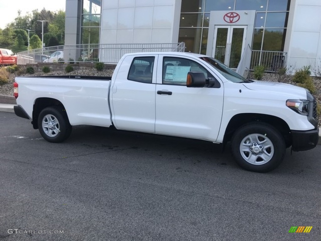 2018 Tundra SR Double Cab 4x4 - Super White / Graphite photo #2