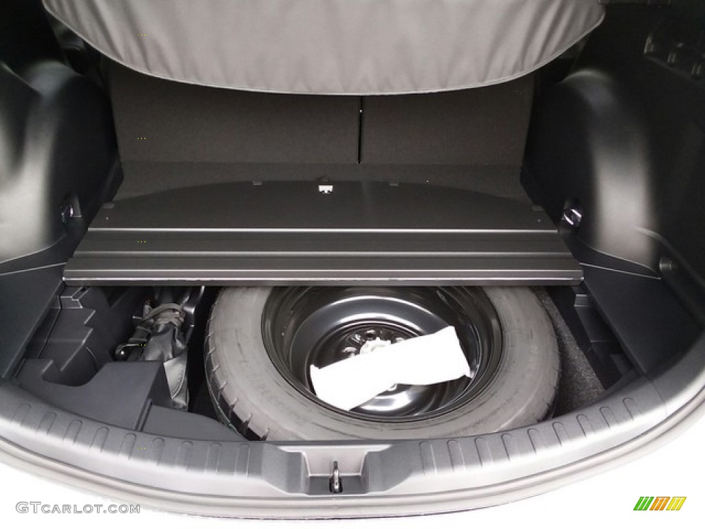 2018 Toyota RAV4 XLE Trunk Photo #127125718