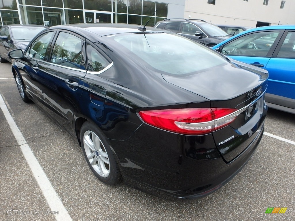 2018 Fusion Hybrid SE - Shadow Black / Ebony photo #2