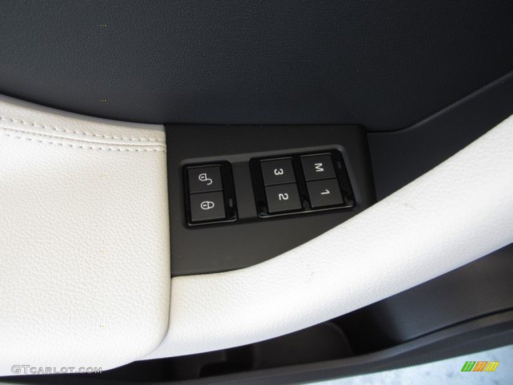 2018 Jaguar F-PACE 30t AWD R-Sport Controls Photo #127129174