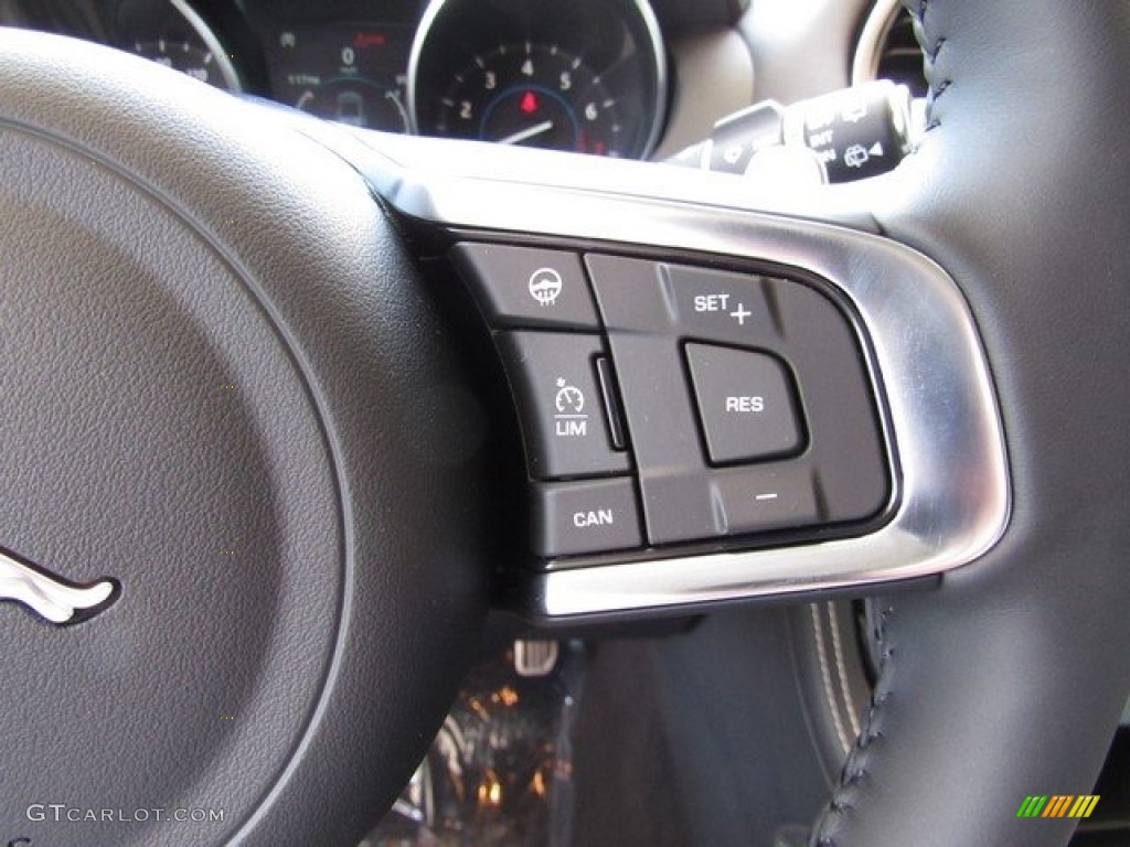 2018 Jaguar F-PACE 30t AWD R-Sport Ebony/Light Oyster Steering Wheel Photo #127129195