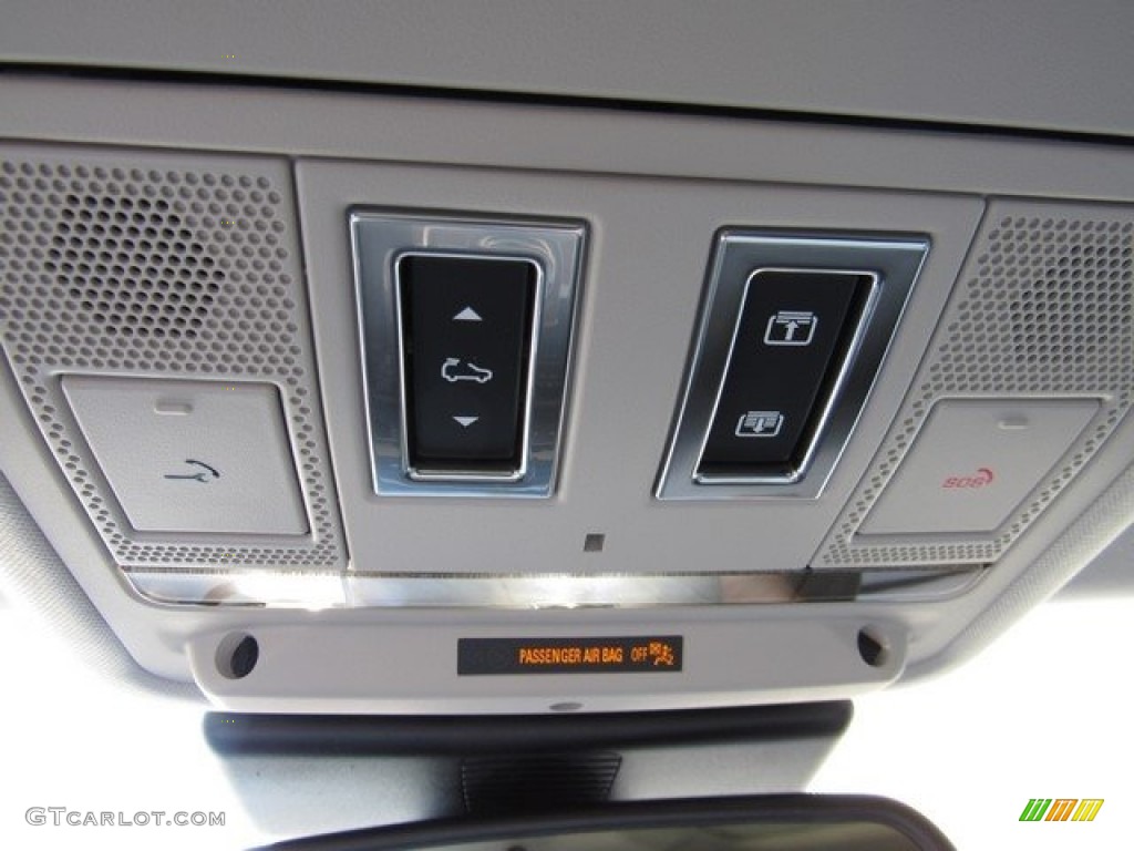 2018 Jaguar F-PACE 30t AWD R-Sport Controls Photo #127129228