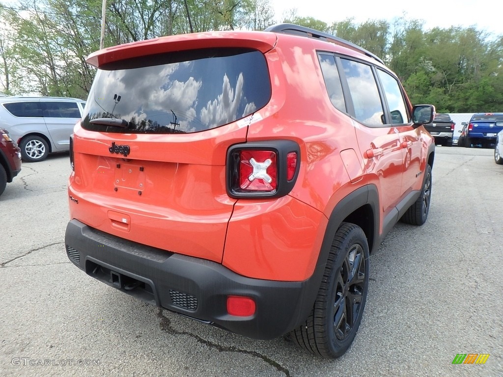 2018 Renegade Latitude 4x4 - Omaha Orange / Black photo #5