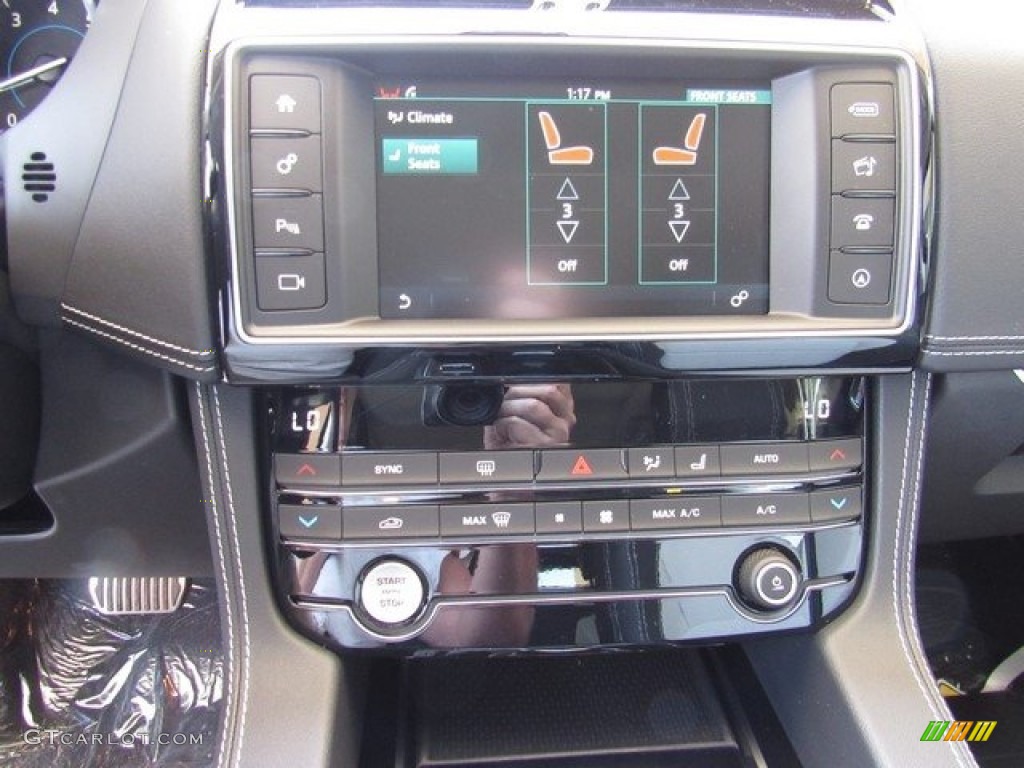 2018 Jaguar F-PACE 30t AWD R-Sport Controls Photos