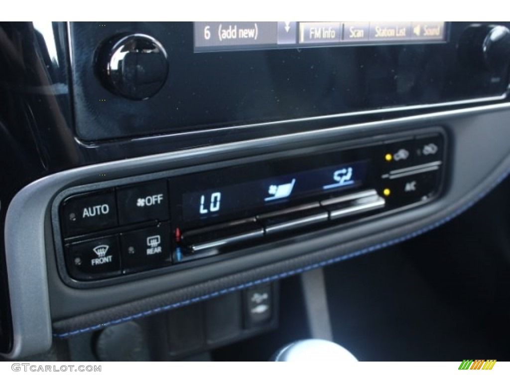 2018 Corolla SE - Blue Crush Metallic / Black photo #18