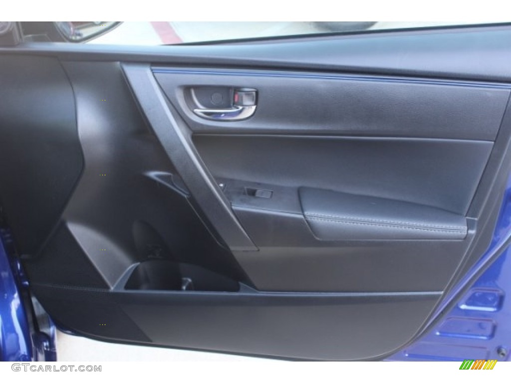 2018 Corolla SE - Blue Crush Metallic / Black photo #30