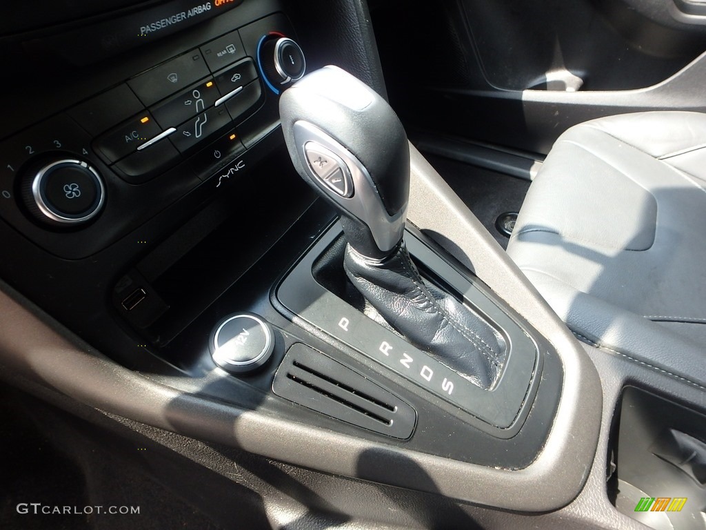 2015 Focus SE Hatchback - Ingot Silver Metallic / Charcoal Black photo #21