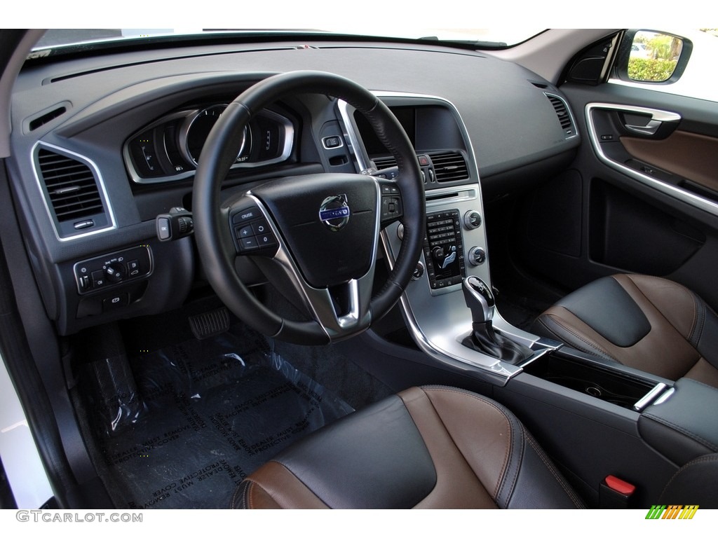Hazel Brown/Off Black Interior 2017 Volvo XC60 T5 Dynamic Photo #127145957