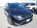 2018 Brilliant Black Crystal Pearl Chrysler Pacifica Limited  photo #2