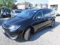 2018 Brilliant Black Crystal Pearl Chrysler Pacifica Limited  photo #10
