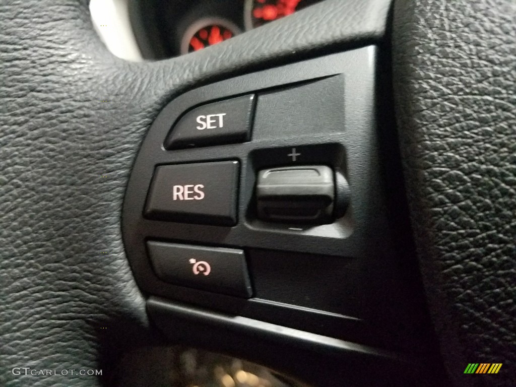 2018 3 Series 320i xDrive Sedan - Glacier Silver Metallic / Black photo #16