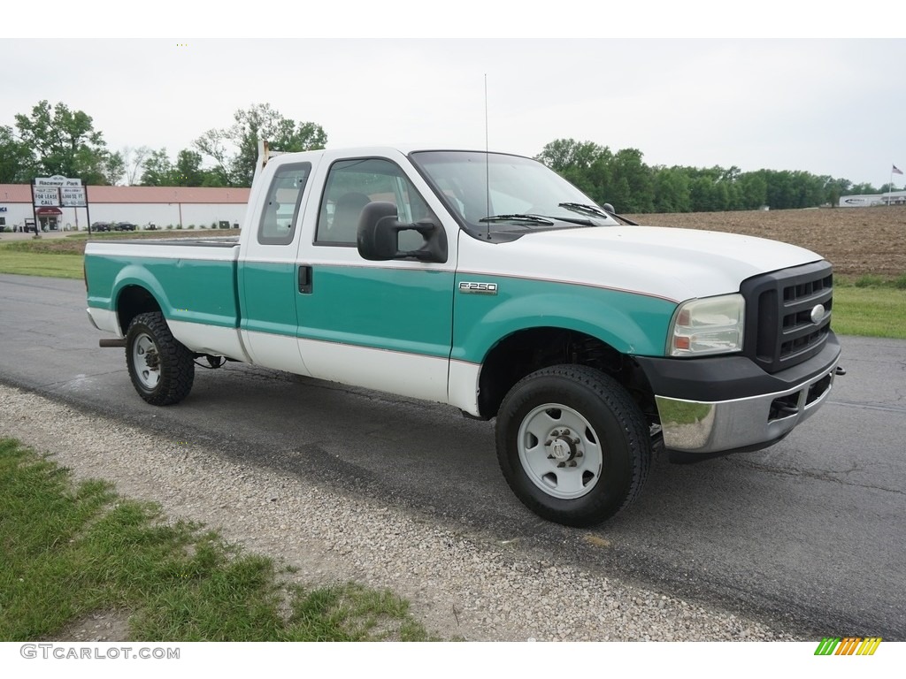 2007 F250 Super Duty XL SuperCab 4x4 - Oxford White Clearcoat / Medium Flint photo #4