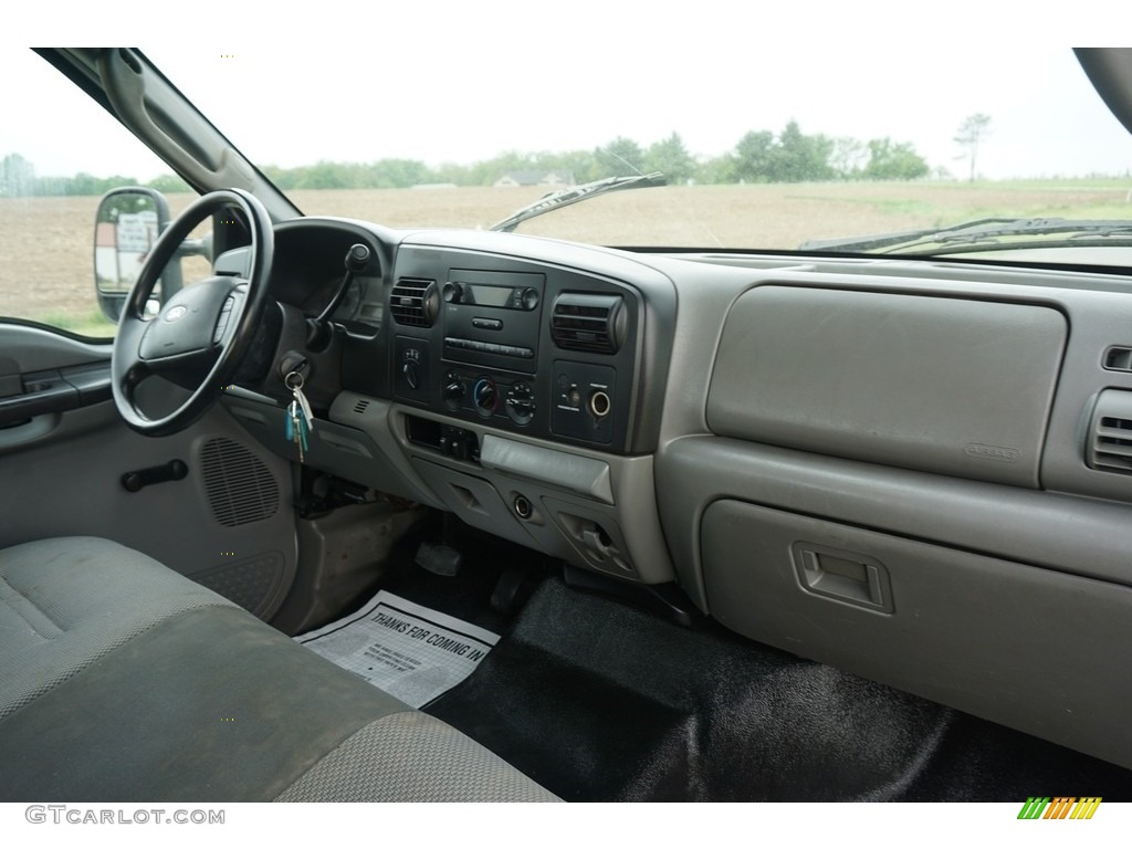 2007 F250 Super Duty XL SuperCab 4x4 - Oxford White Clearcoat / Medium Flint photo #7