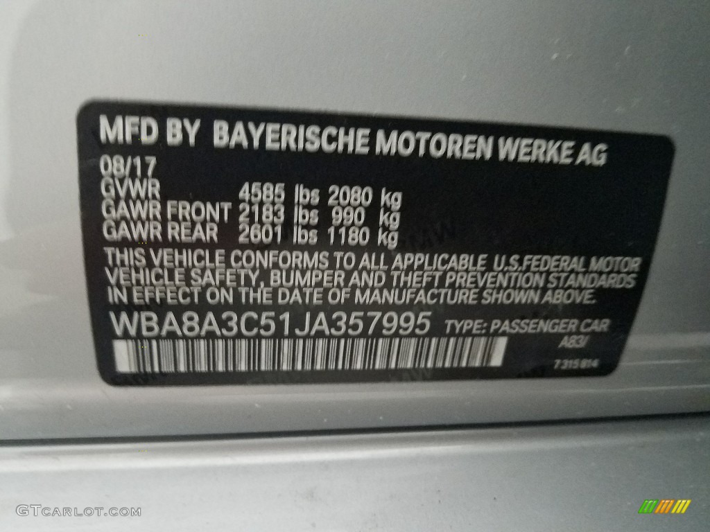 2018 3 Series 320i xDrive Sedan - Glacier Silver Metallic / Black photo #28
