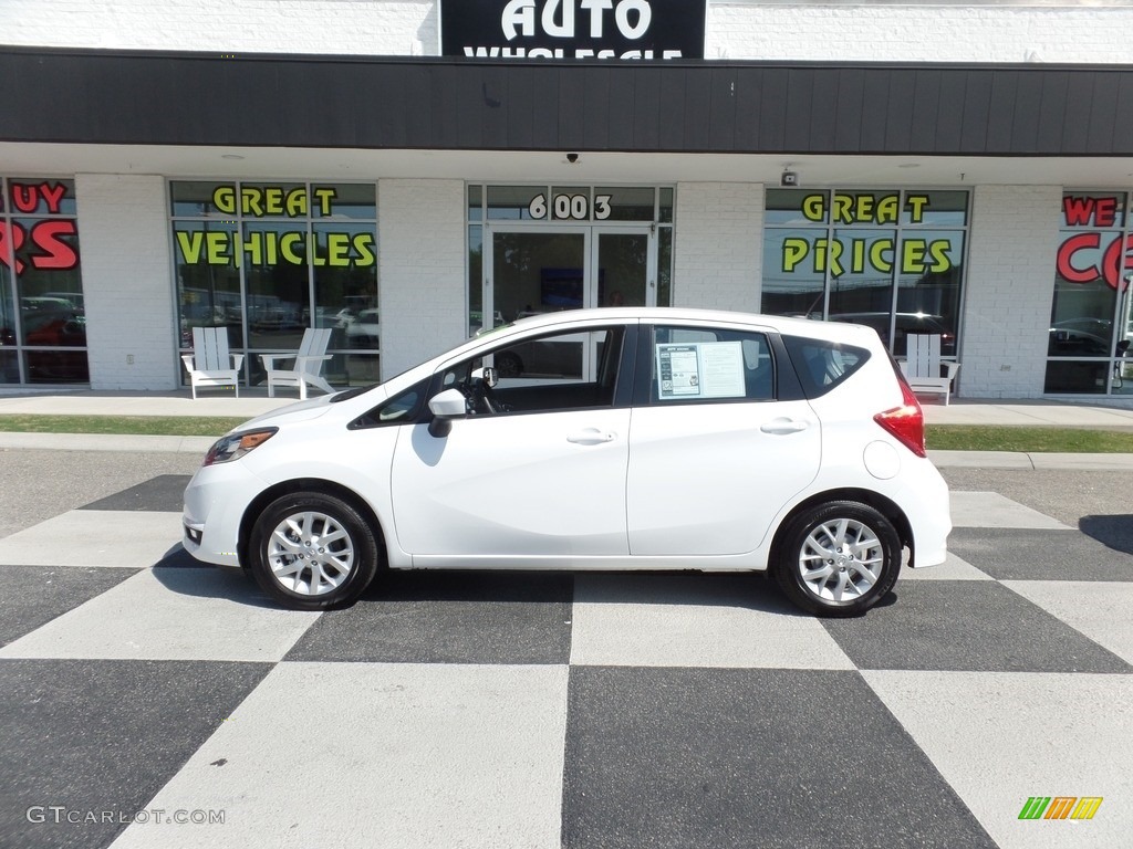2017 Versa Note SV - Aspen White / Charcoal photo #1