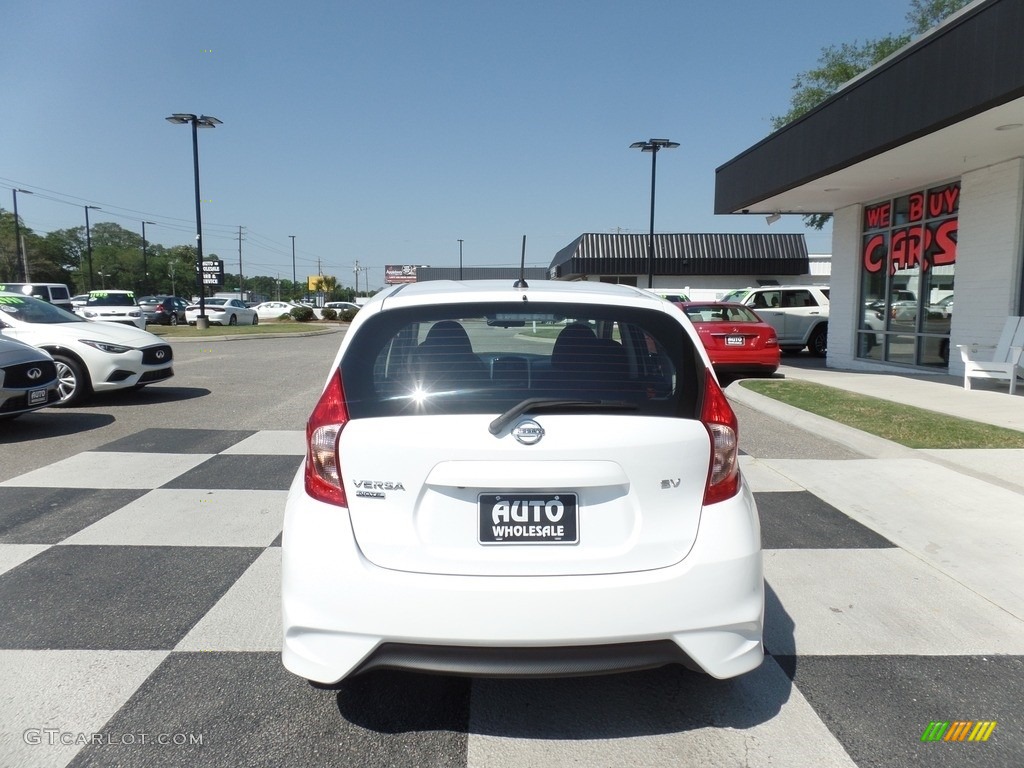 2017 Versa Note SV - Aspen White / Charcoal photo #4