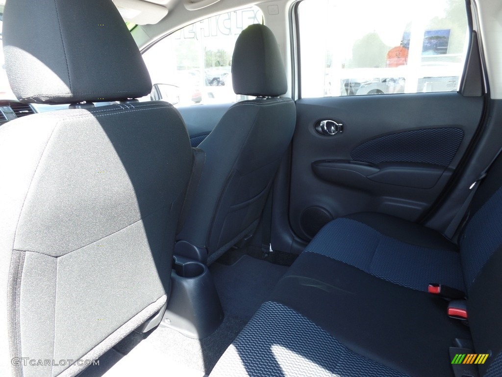 2017 Versa Note SV - Aspen White / Charcoal photo #11