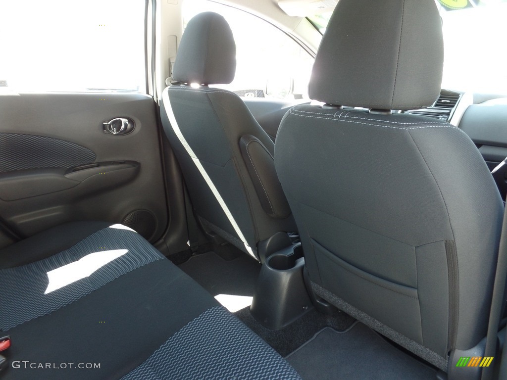 2017 Versa Note SV - Aspen White / Charcoal photo #13