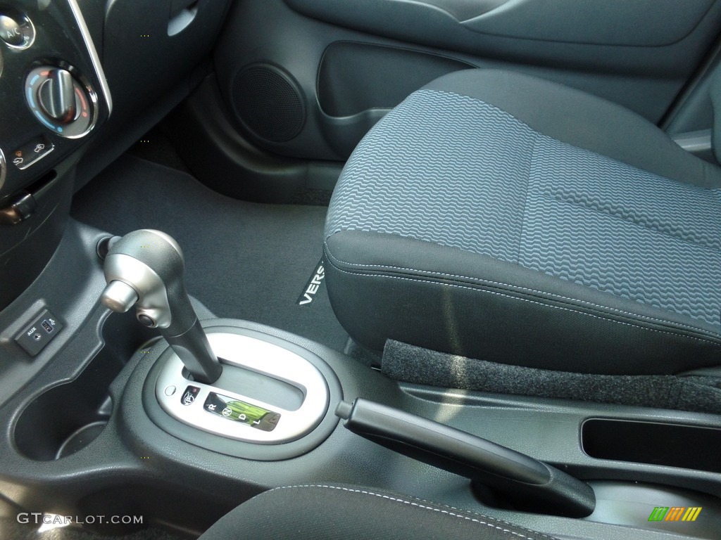 2017 Versa Note SV - Aspen White / Charcoal photo #18