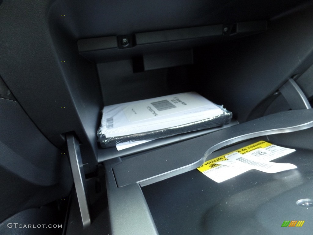 2017 Versa Note SV - Aspen White / Charcoal photo #19