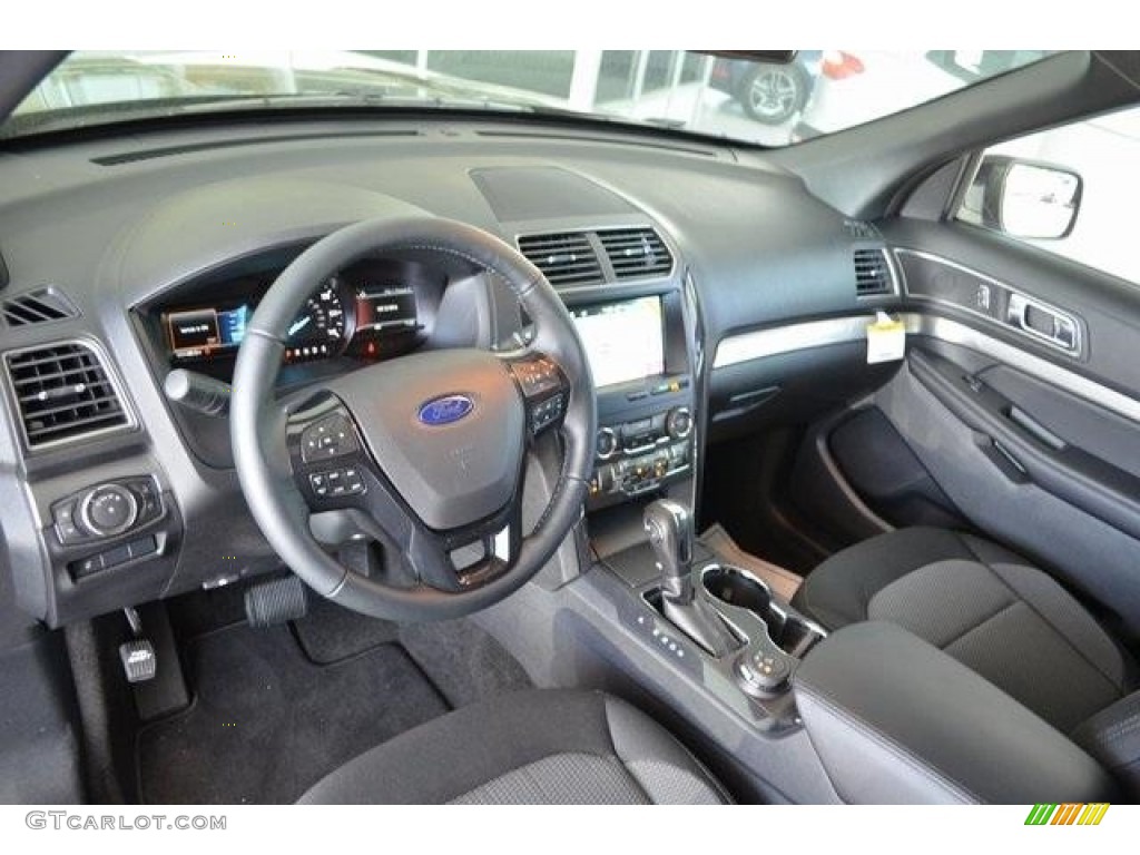 2018 Explorer XLT 4WD - Shadow Black / Ebony Black photo #8