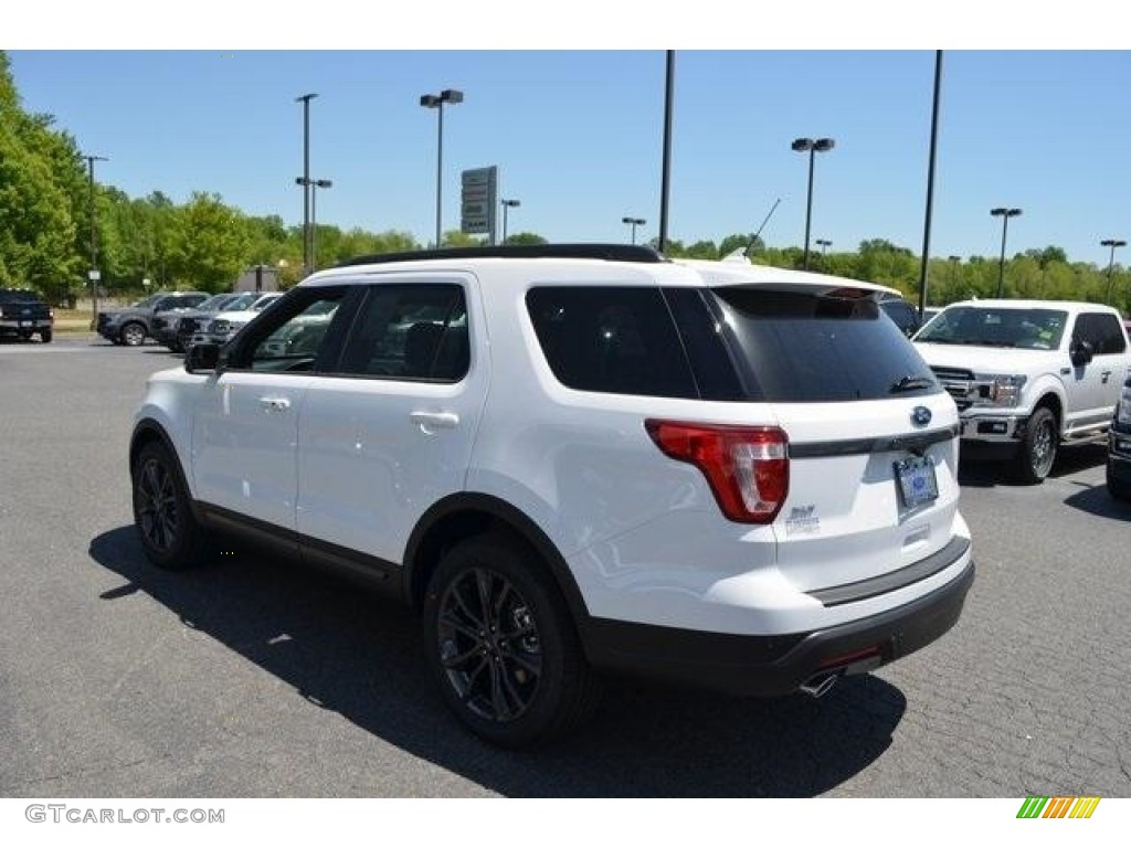 2018 Explorer XLT - Oxford White / Ebony Black photo #3