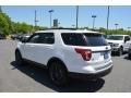 2018 Oxford White Ford Explorer XLT  photo #3