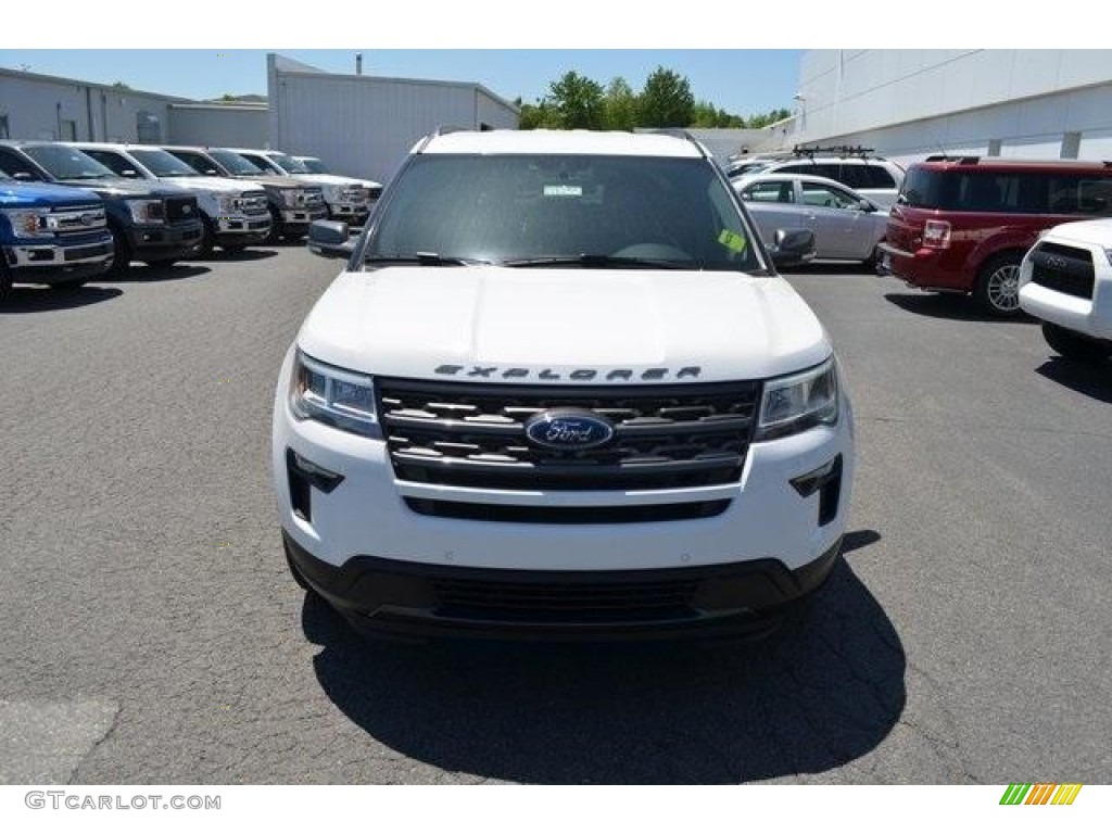 2018 Explorer XLT - Oxford White / Ebony Black photo #5