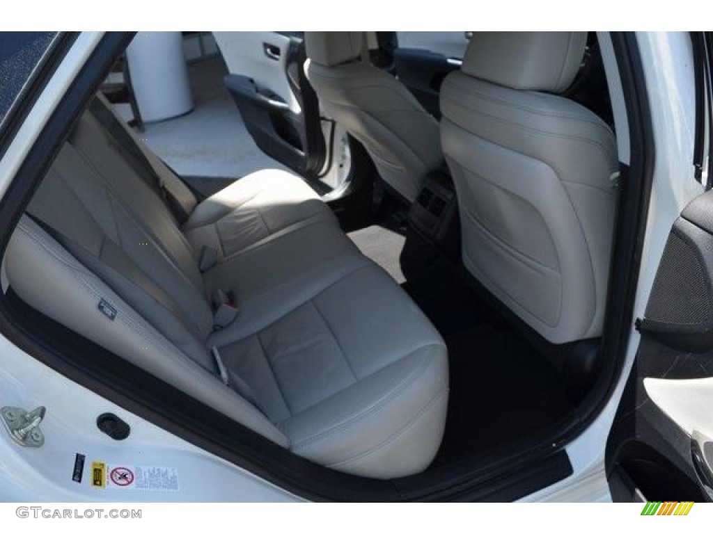 2015 Avalon Limited - Blizzard Pearl / Light Gray photo #13