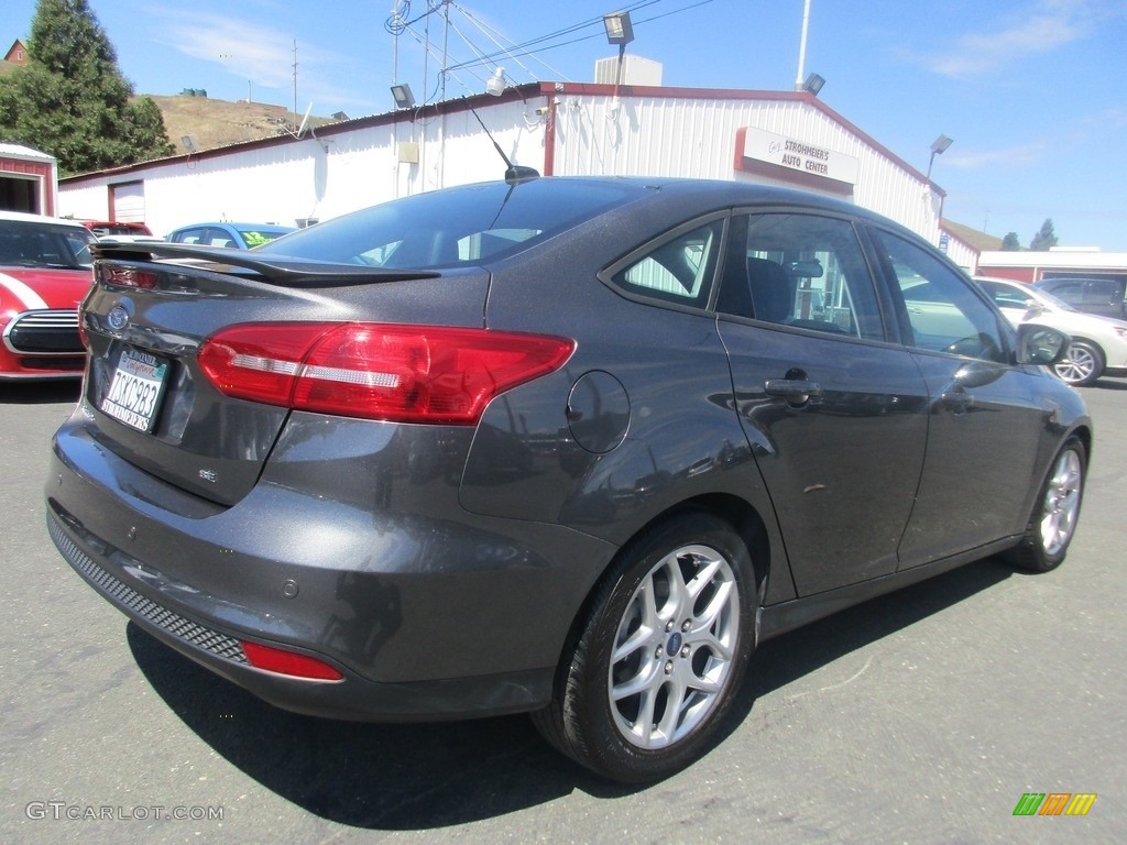 2015 Focus SE Sedan - Tectonic Metallic / Charcoal Black photo #7