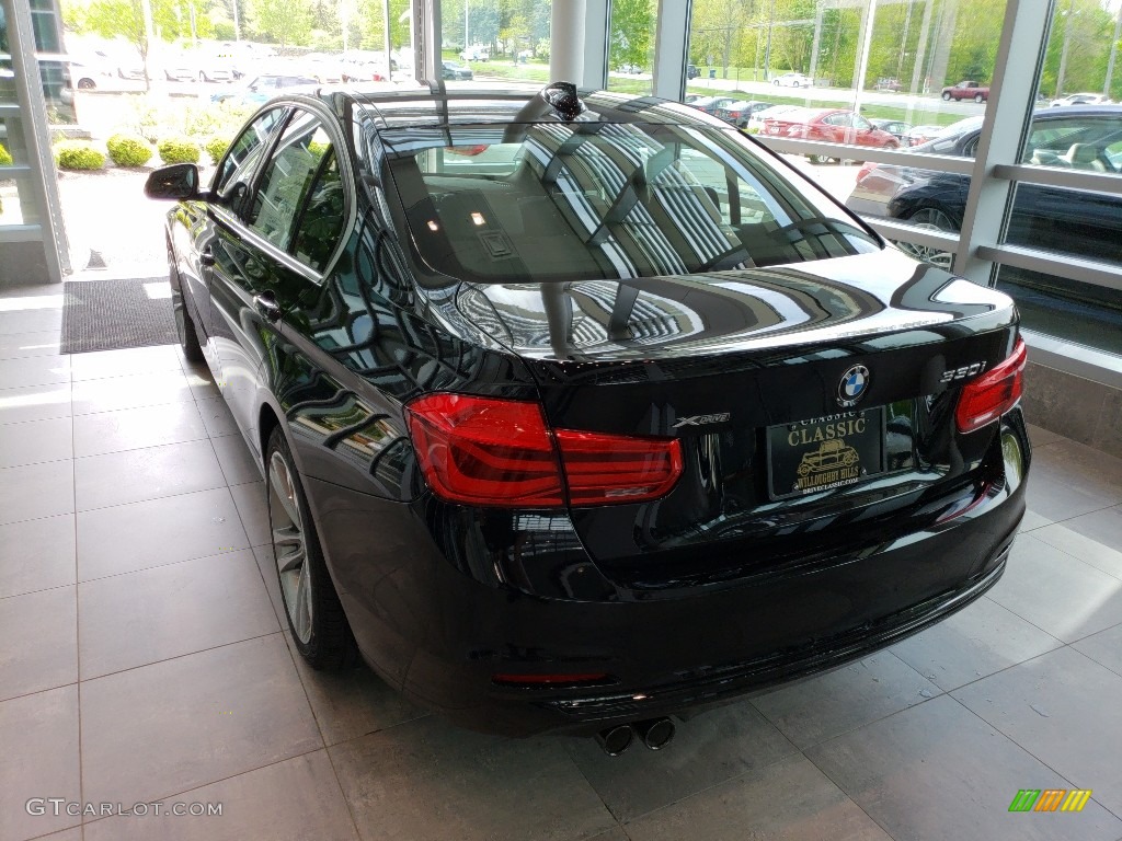 2018 3 Series 330i xDrive Sedan - Jet Black / Black photo #2