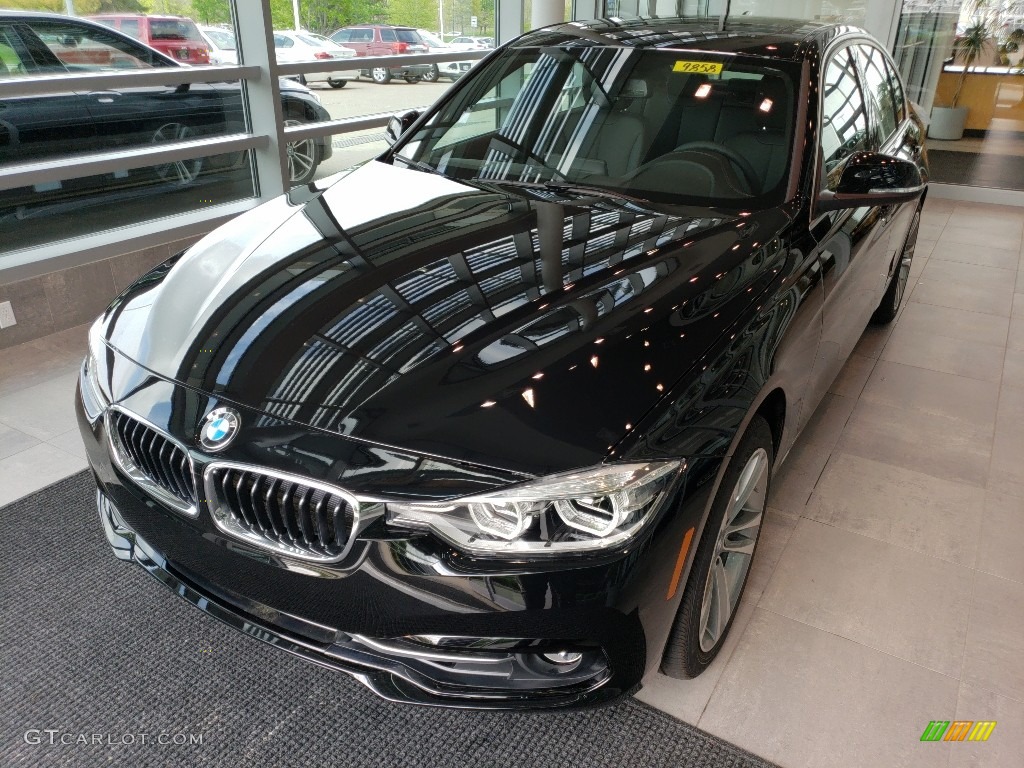 2018 3 Series 330i xDrive Sedan - Jet Black / Black photo #3