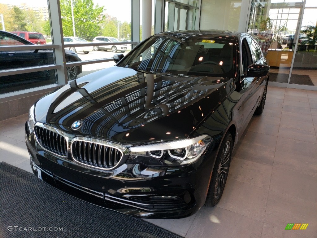 2018 5 Series 530e iPerfomance xDrive Sedan - Jet Black / Black photo #3