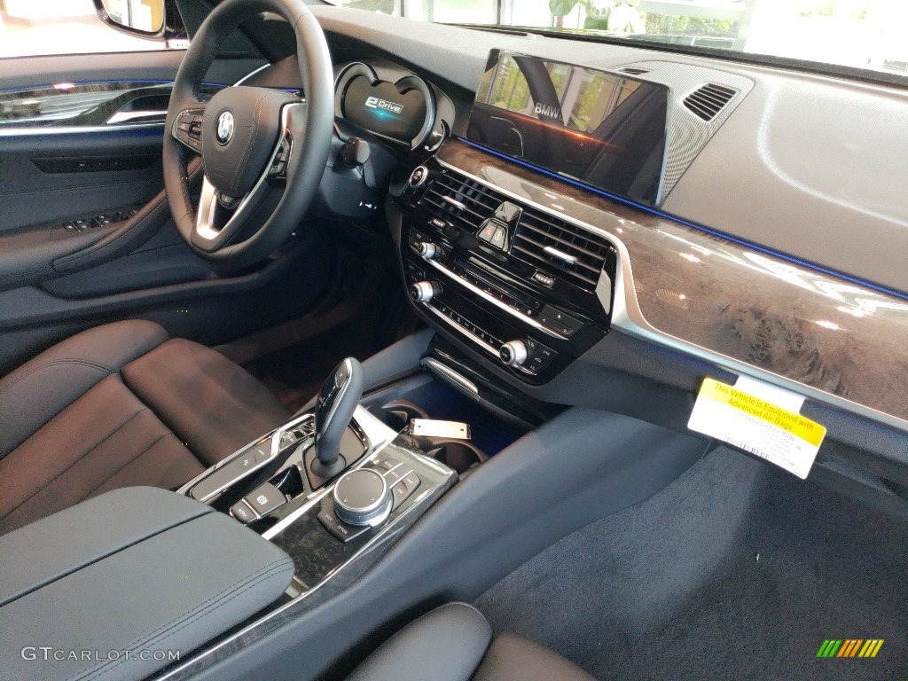 2018 5 Series 530e iPerfomance xDrive Sedan - Jet Black / Black photo #5