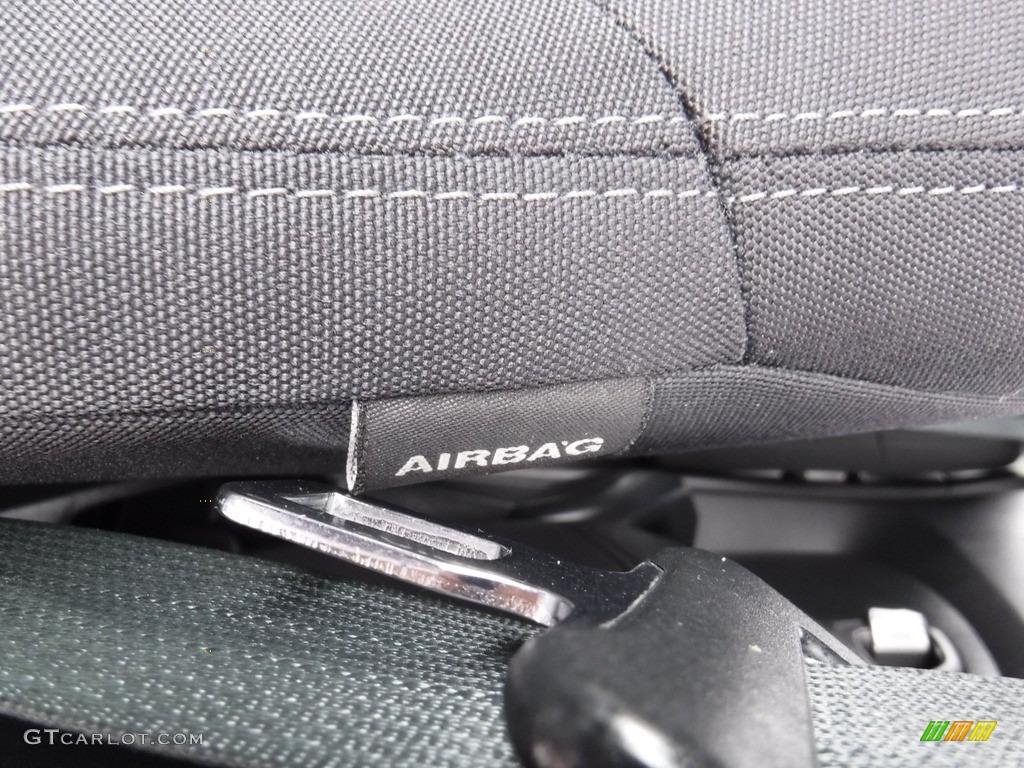 2012 Tucson GL - Diamond Silver / Black photo #12