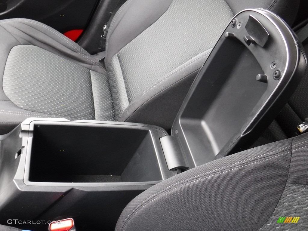 2012 Tucson GL - Diamond Silver / Black photo #18