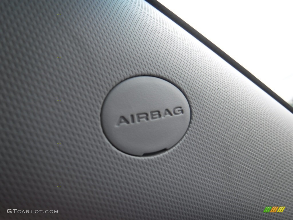 2012 Tucson GL - Diamond Silver / Black photo #19