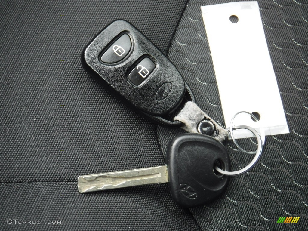 2012 Tucson GL - Diamond Silver / Black photo #23