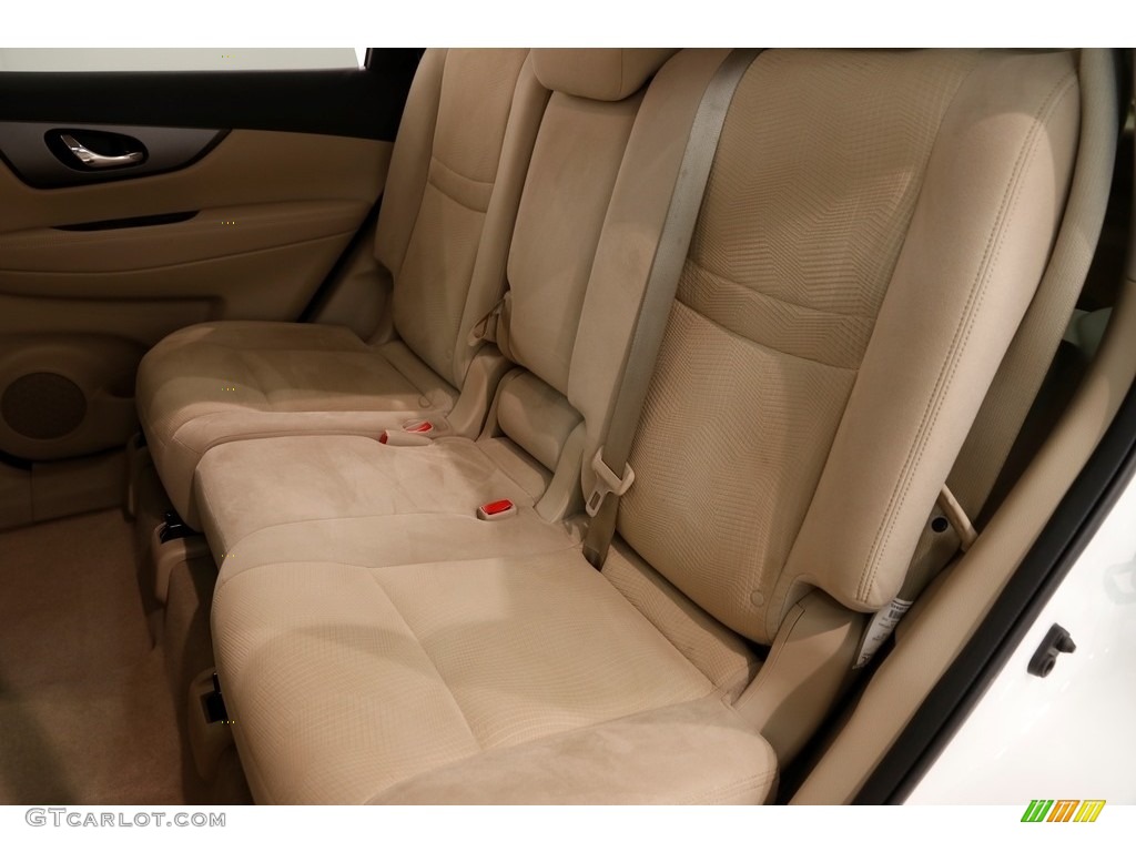 2014 Rogue SV AWD - Moonlight White / Almond photo #17