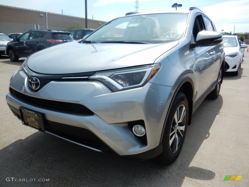 2018 RAV4 XLE - Silver Sky Metallic / Ash photo #1