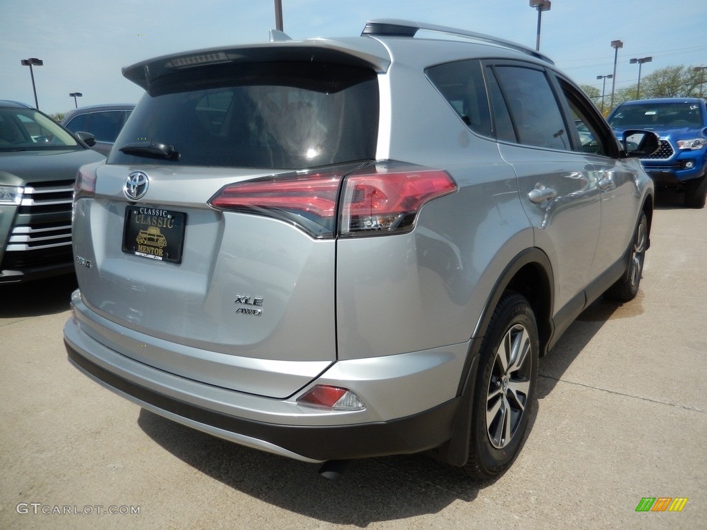 2018 RAV4 XLE - Silver Sky Metallic / Ash photo #2