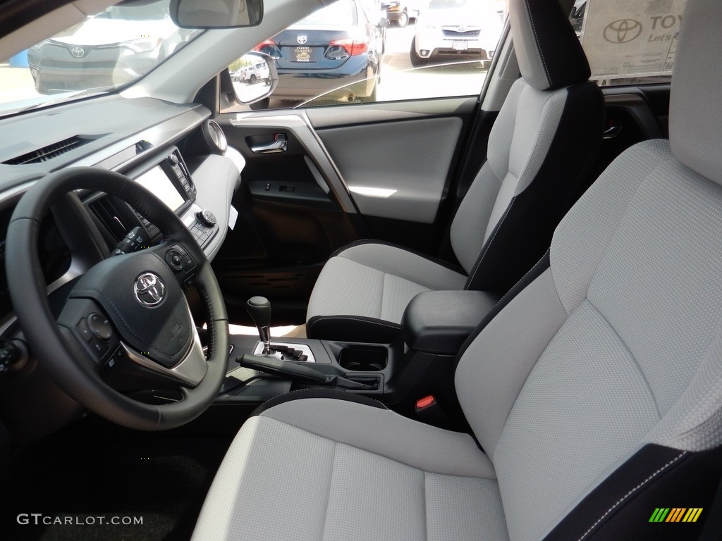 2018 RAV4 XLE - Silver Sky Metallic / Ash photo #3