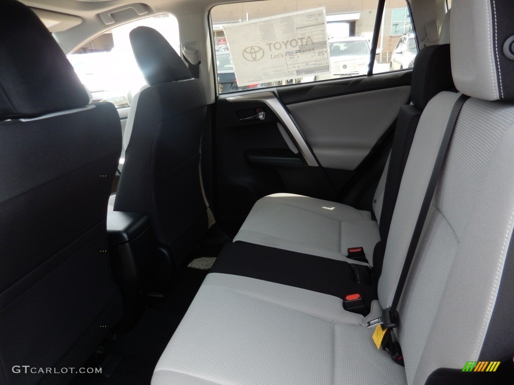 2018 RAV4 XLE - Silver Sky Metallic / Ash photo #5