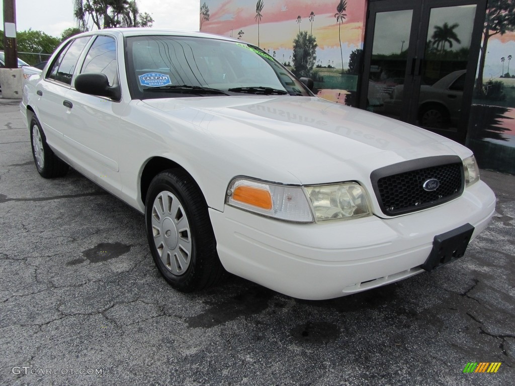 2007 Crown Victoria Police Interceptor - Vibrant White / Light Camel photo #3