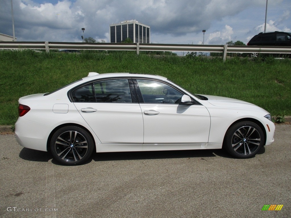 2018 3 Series 330i xDrive Sedan - Alpine White / Black photo #2