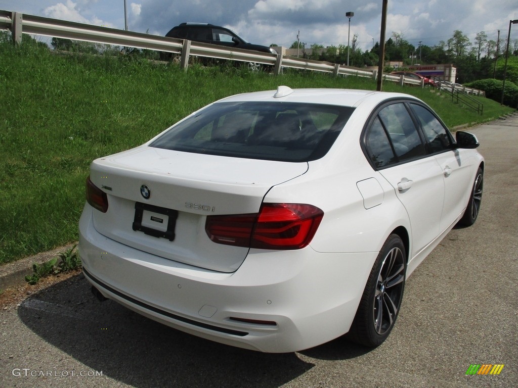 2018 3 Series 330i xDrive Sedan - Alpine White / Black photo #3